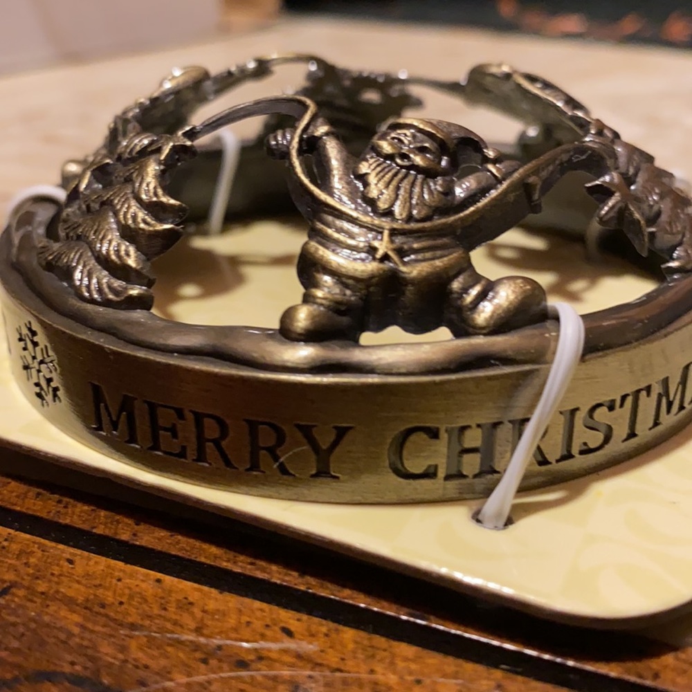 Yankee Candle Illuma Lid jar candle accessory. Merry Christmas written on side - Picture 12 of 13